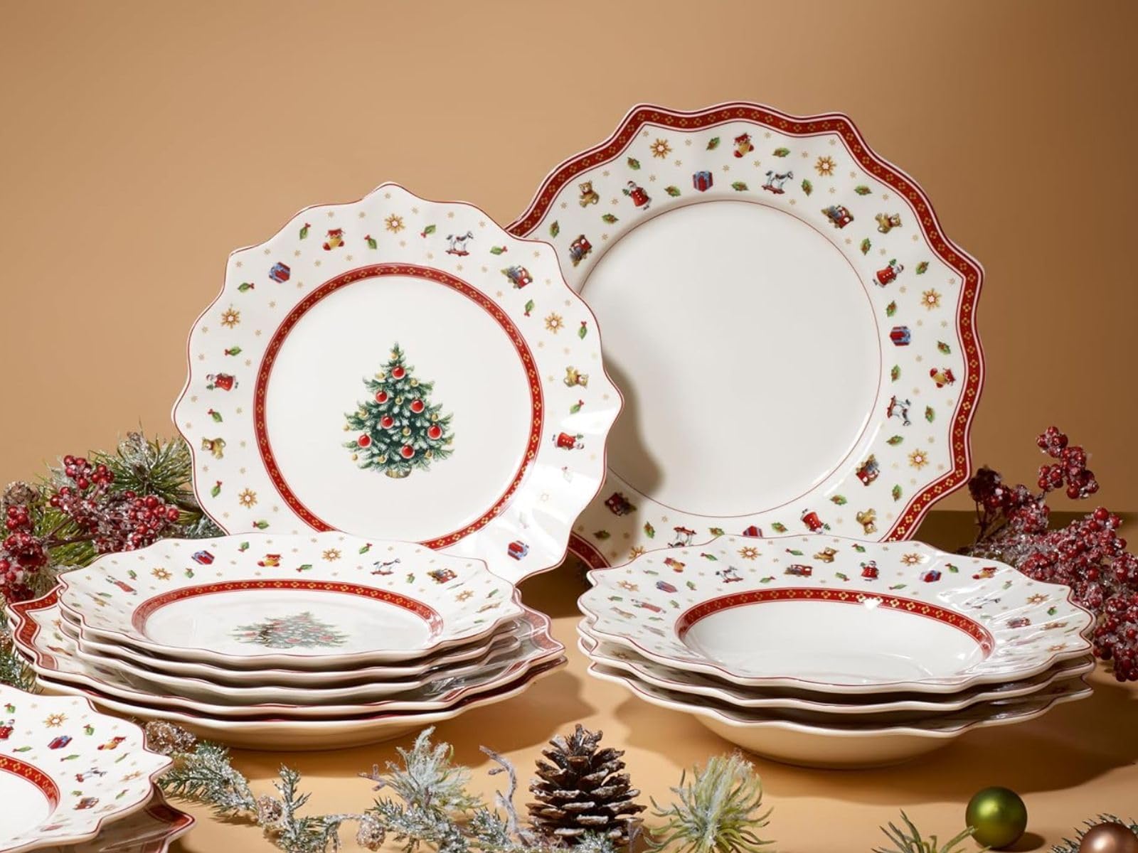 Villeroy & Boch Toy’s Delight Tafelservice 12-tlg – Weihnachtliches Geschirrset mit Speisetellern, Suppentellern & Frühstückstellern